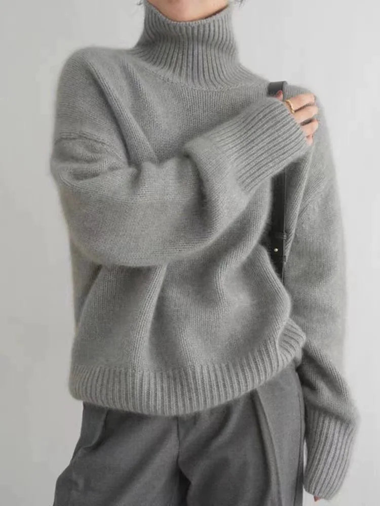 Linn |  Turtleneck