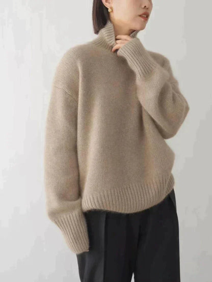 Linn |  Turtleneck