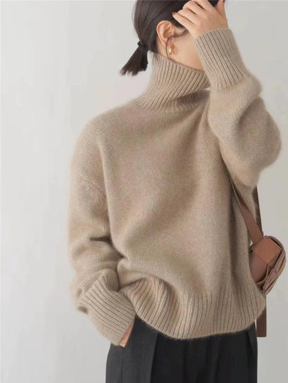 Linn |  Turtleneck